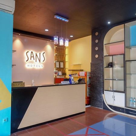 Sans Hotel International Surabaya Gubeng 외부 사진