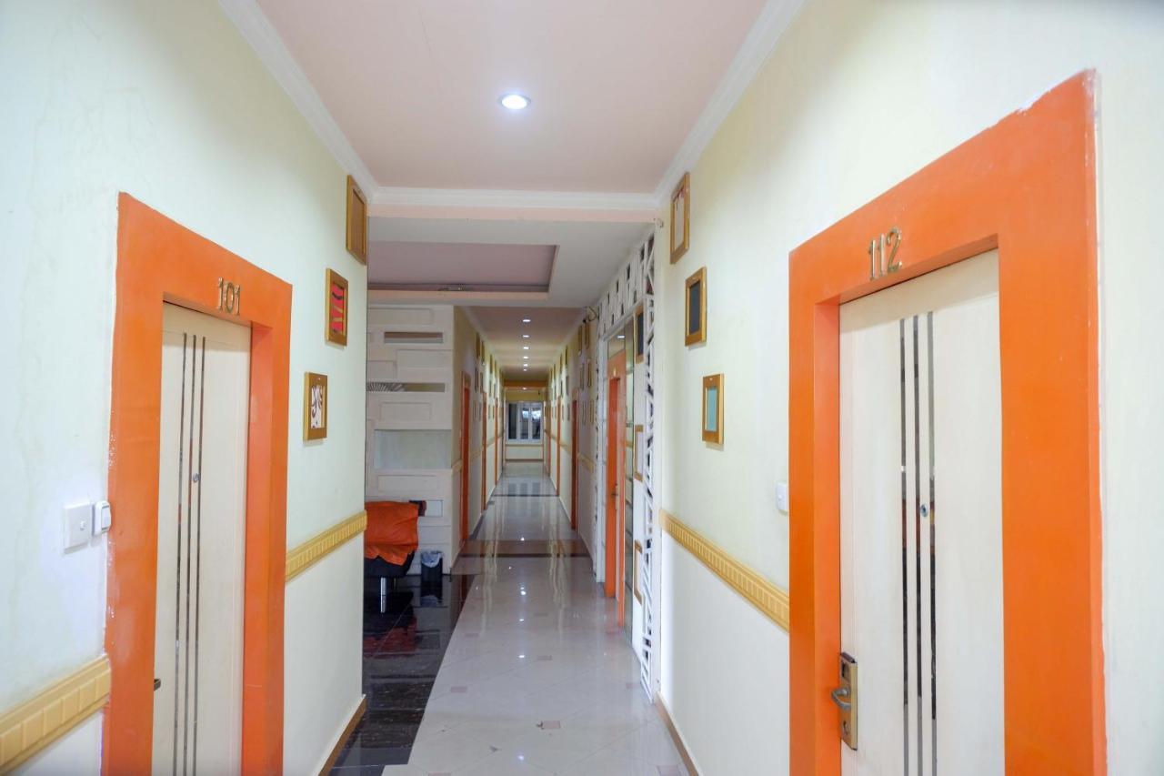 Sans Hotel International Surabaya Gubeng 외부 사진