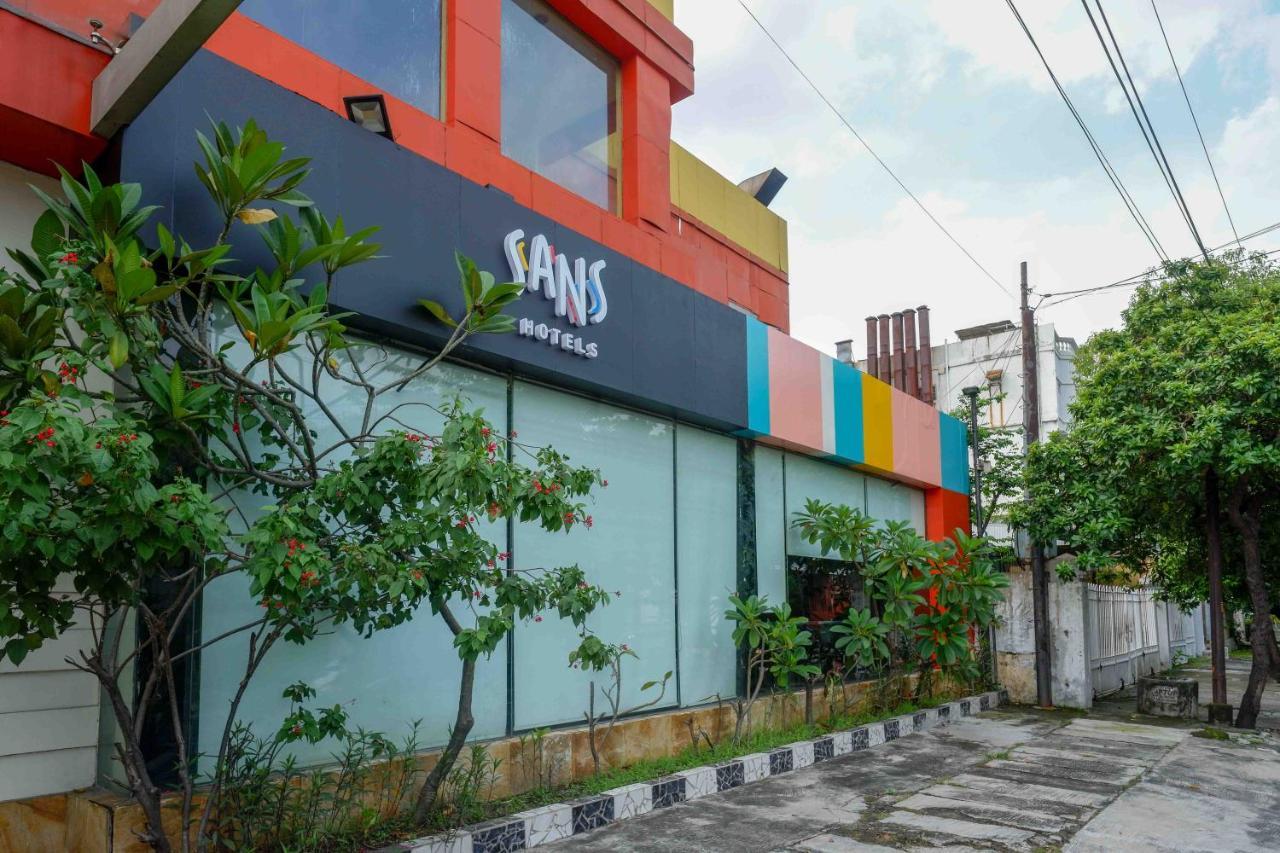 Sans Hotel International Surabaya Gubeng 외부 사진
