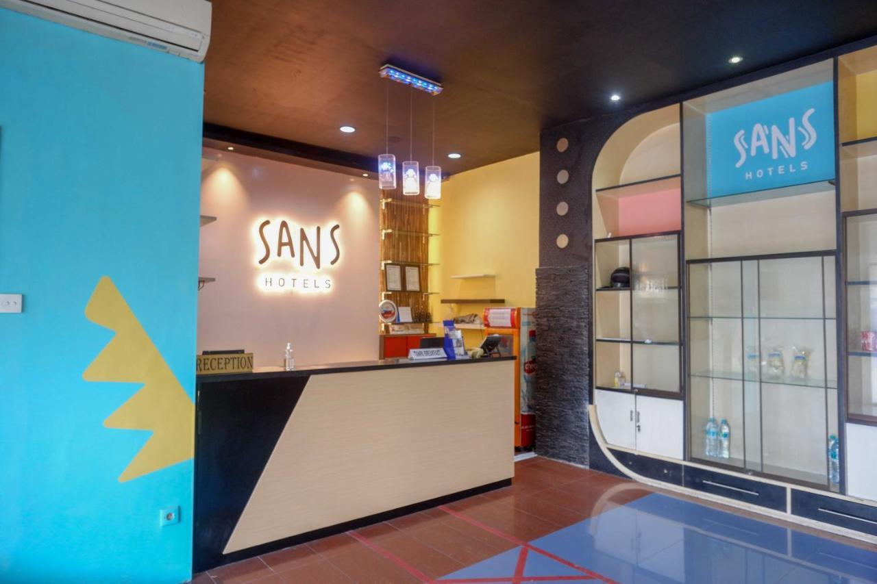 Sans Hotel International Surabaya Gubeng 외부 사진