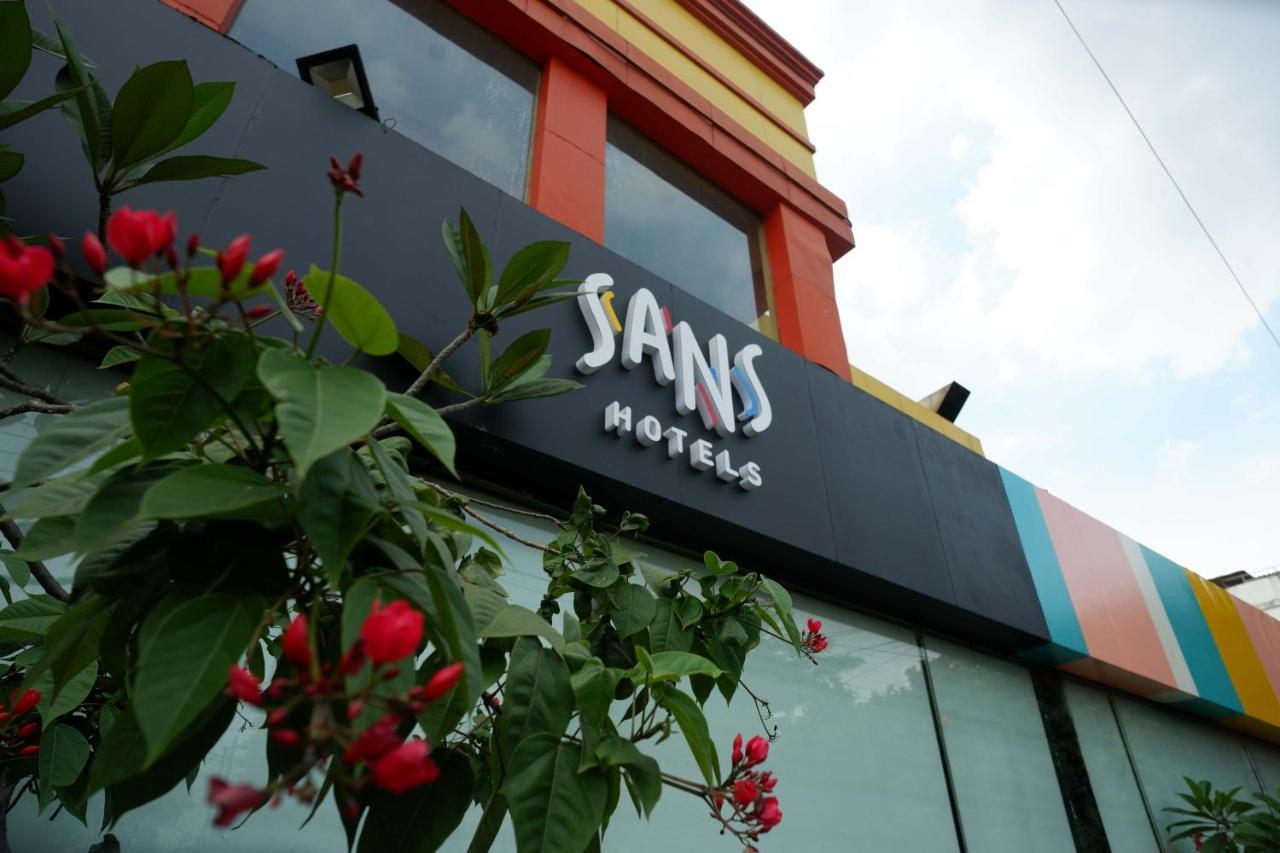 Sans Hotel International Surabaya Gubeng 외부 사진