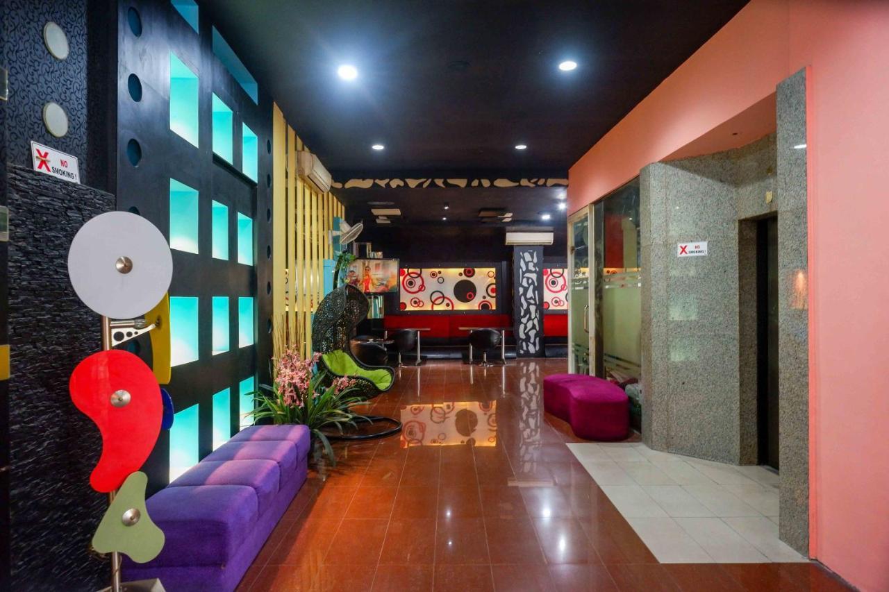 Sans Hotel International Surabaya Gubeng 외부 사진