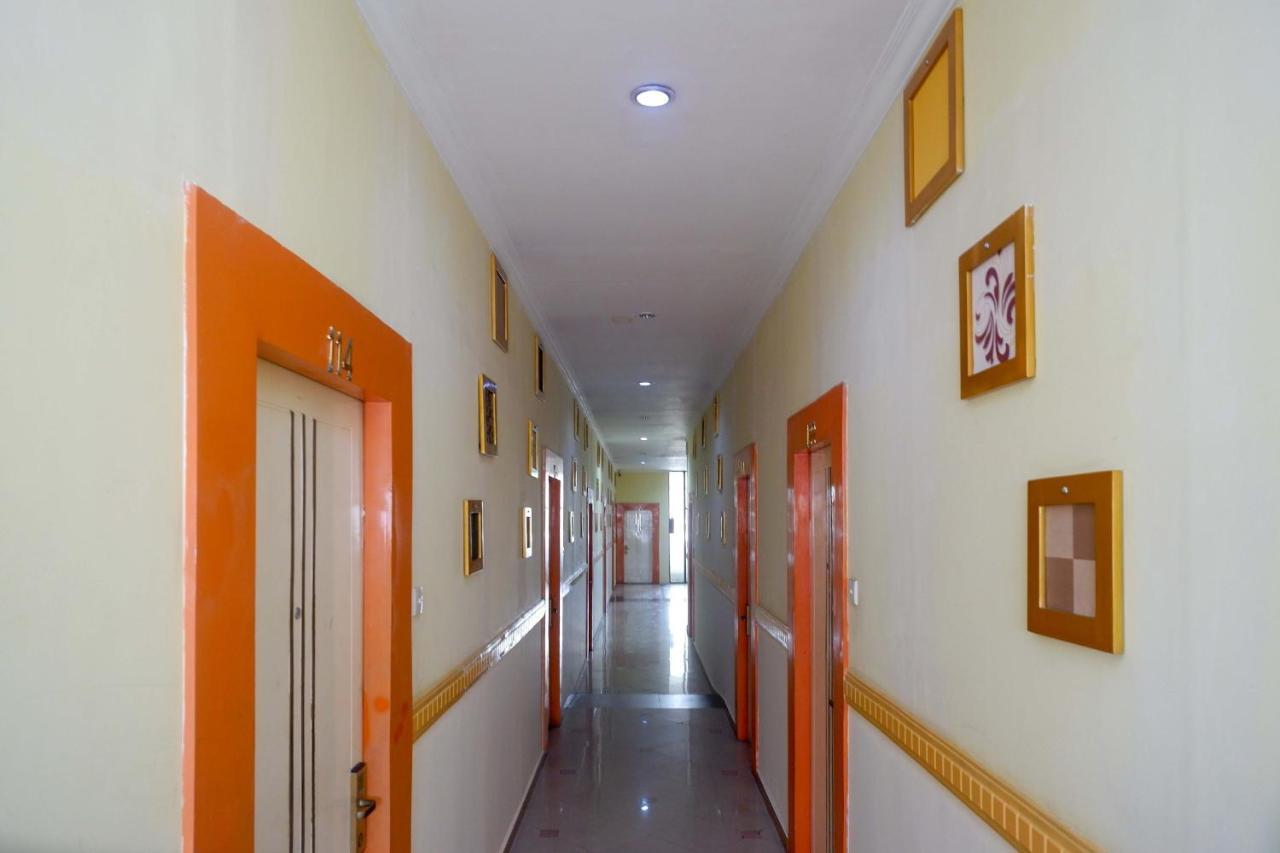 Sans Hotel International Surabaya Gubeng 외부 사진